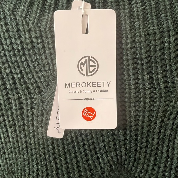 Women's Green Sweater - Picture 2 of 3